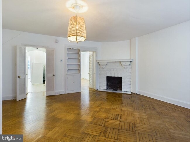 Building Photo - 205 E 33rd St