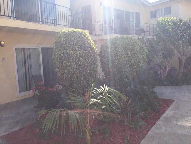 Foto del edificio - 1021 Cliff Dr