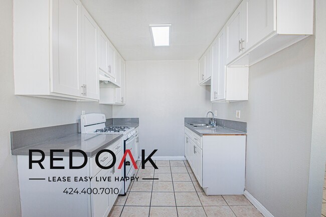 Foto del edificio - 16778 Barbee St