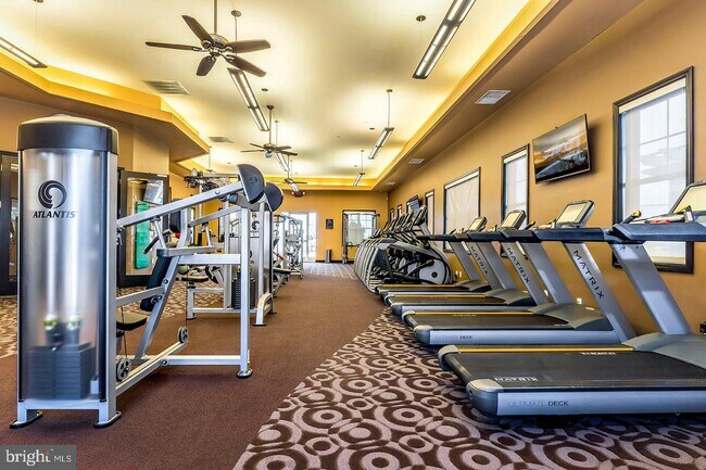 Foto del edificio - 2402 Churchill Downs Way