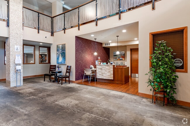 Lobby Photo - The Legends at Silver Lake