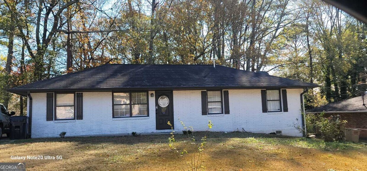 Primary Photo - 505 Wavelyn Way