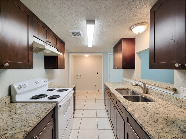 Foto del edificio - 12330 Ormandy St