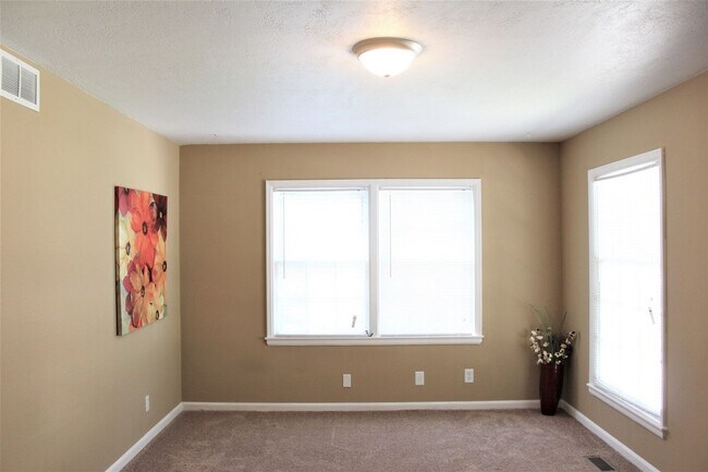 Foto del edificio - Updated 3 bed / 2 bath house With Exceptio...