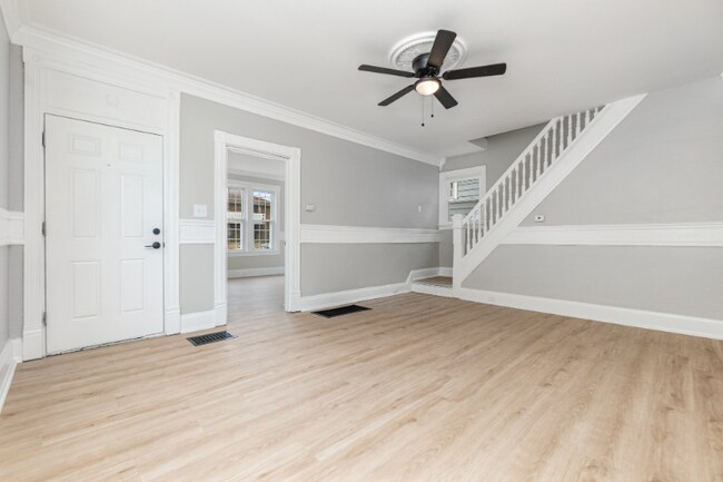 Foto del edificio - 3248 Glenmore Ave