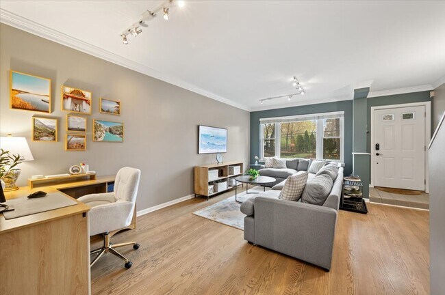 Foto del edificio - 1214 W School St