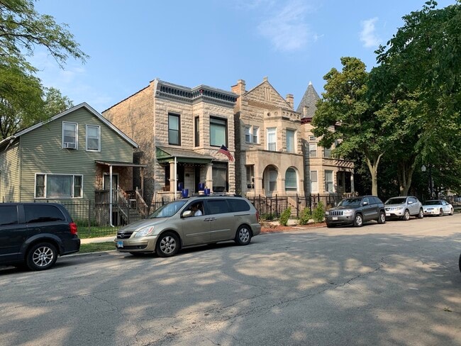 Building Photo - 2740 W Adams St