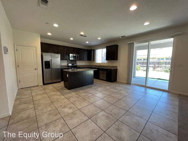 Building Photo - 5 br, 3 bath House - 4322 West Oriole Ct