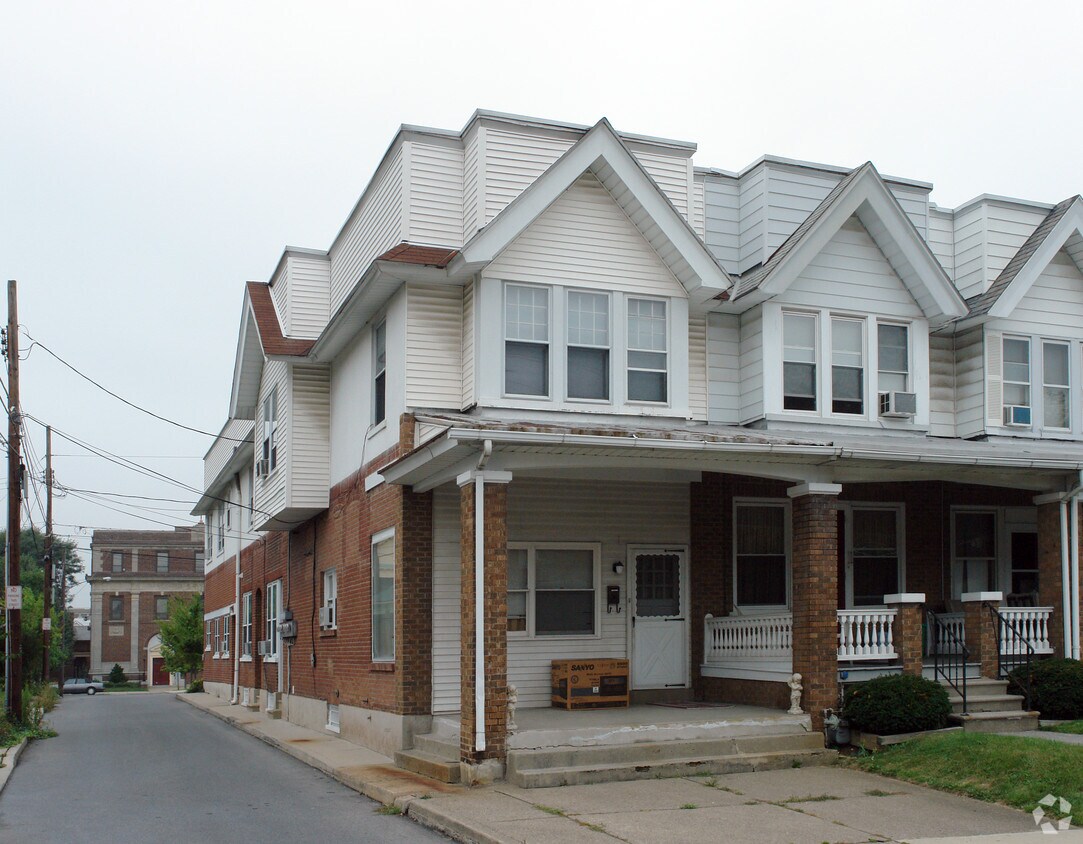 Primary Photo - 214 N St Cloud St