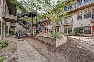 Building Photo - 2216 San Gabriel St
