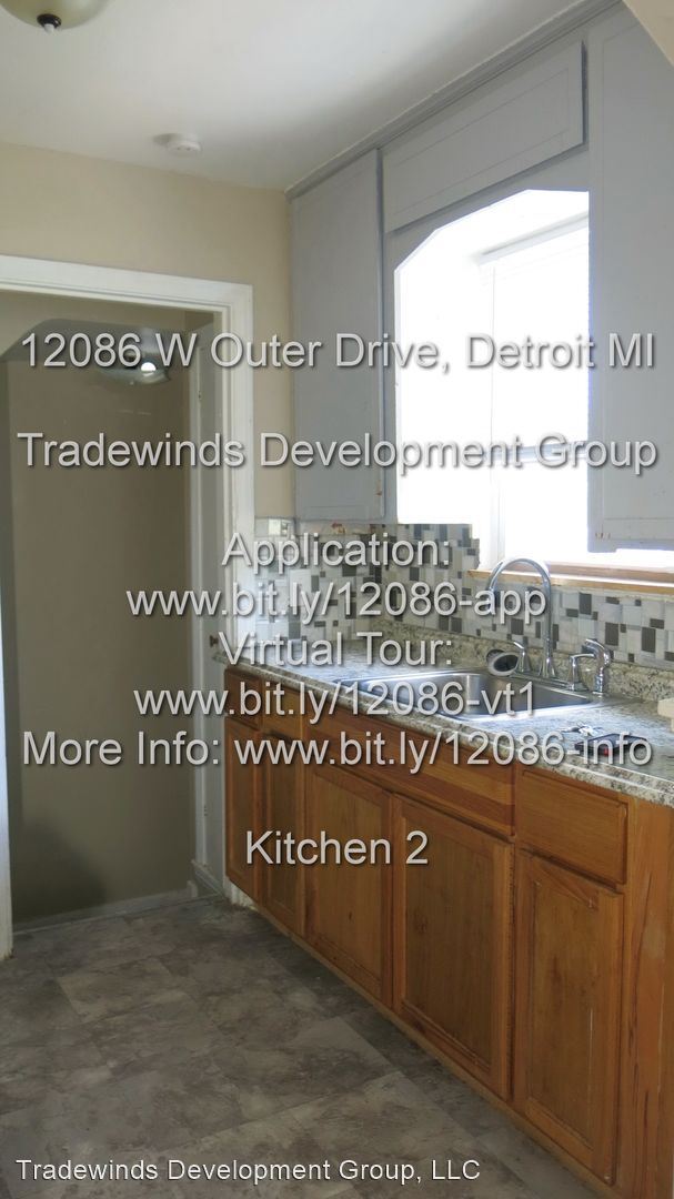 Building Photo - 3 br, 1 bath House - 12086 W Outer Dr