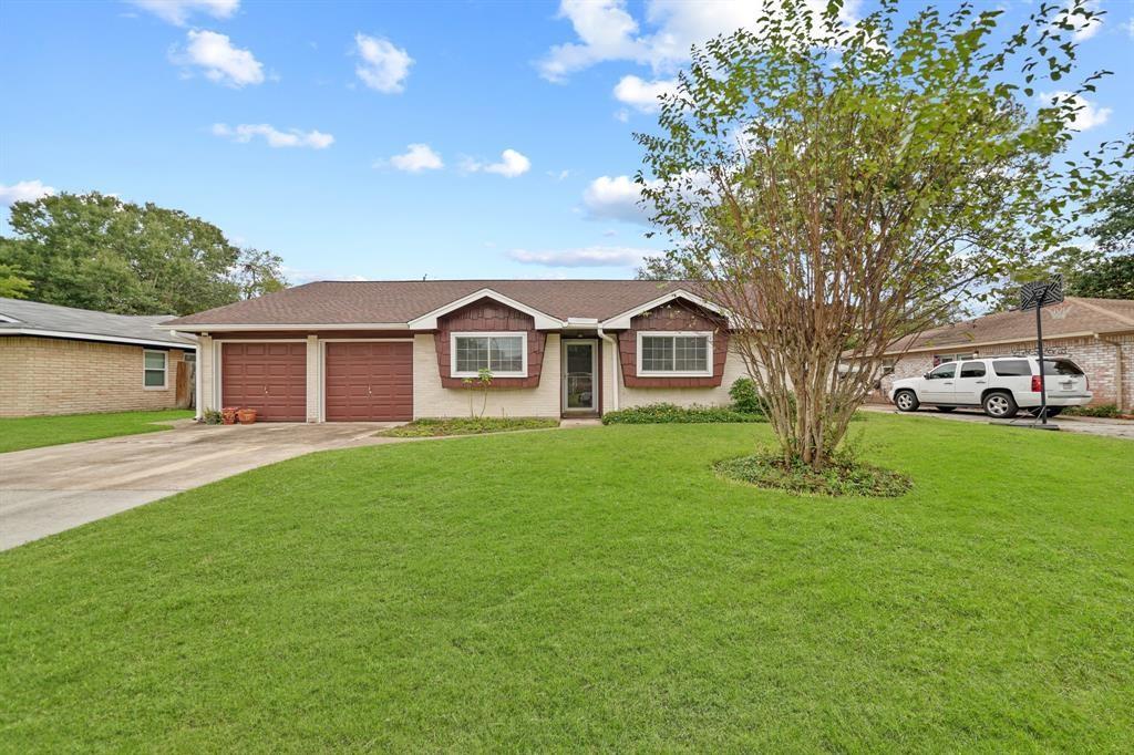 Primary Photo - 407 Oak Vista Dr