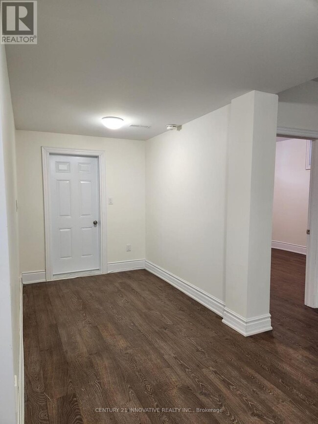 Building Photo - 33 Scarborough Golf Club Rd