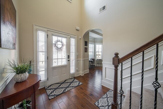 Building Photo - 5 bedroom 4 baths in Ft. Mitchell