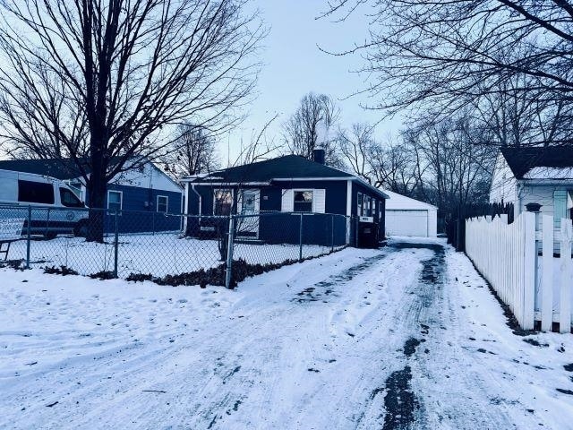 Building Photo - 1823 Sauber Ave