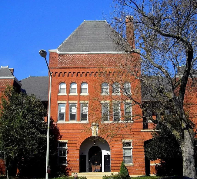 Building Photo - 1422 East Capitol St NE