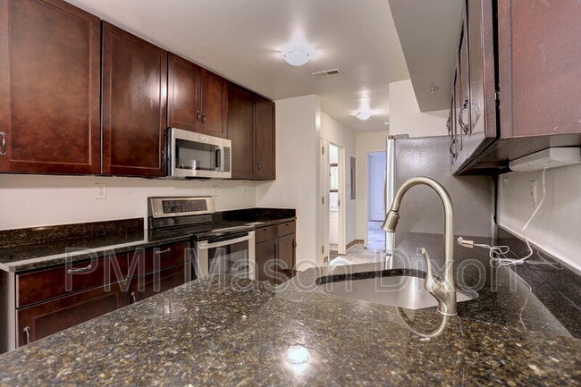 Building Photo - 2020 N Calvert St