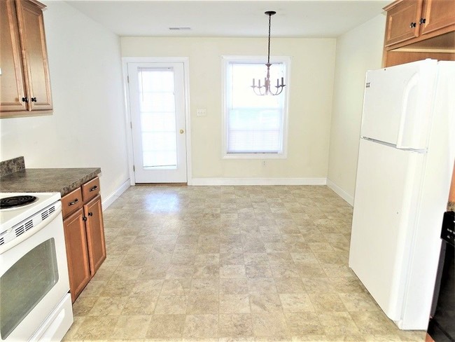 Foto del edificio - 20 Bradford Dr