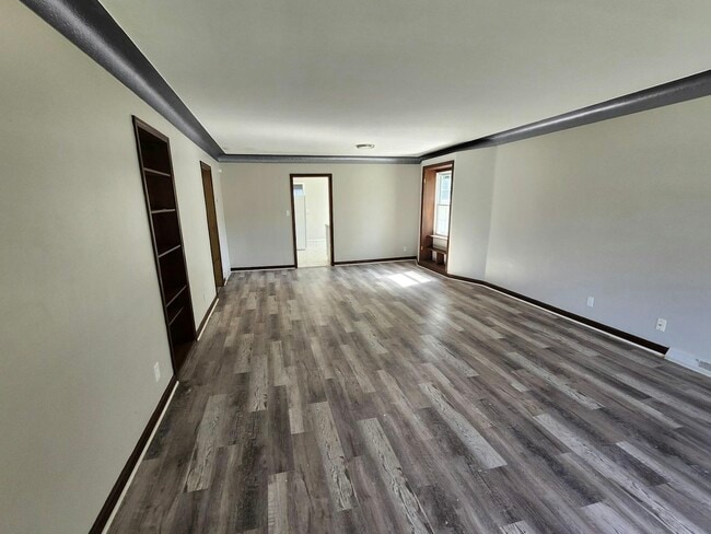 Building Photo - 18314 Chagrin Blvd