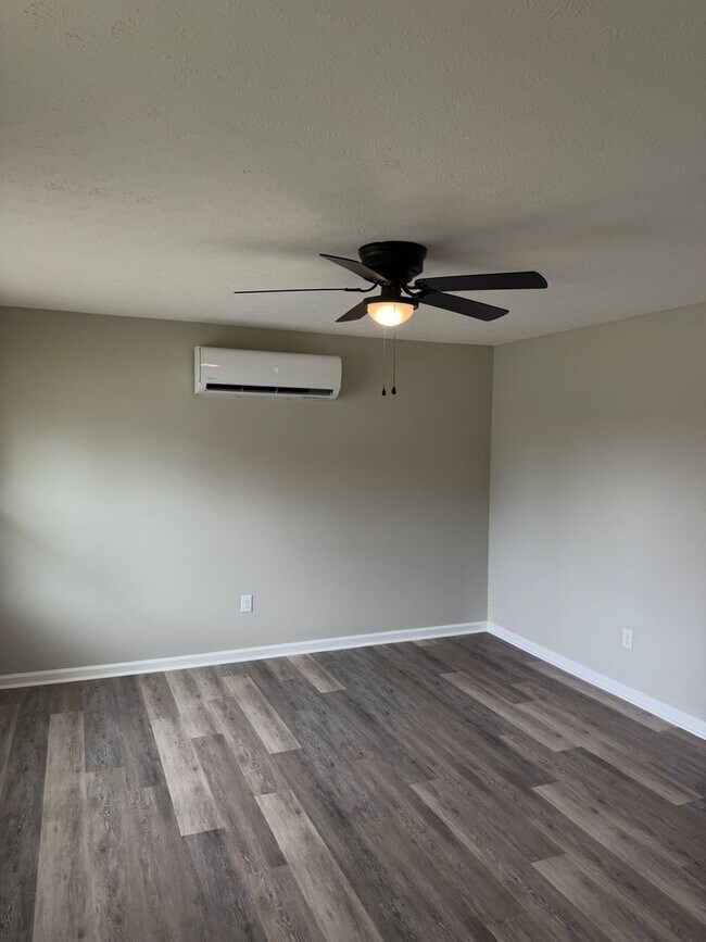 Building Photo - 4405 Diddle Dr
