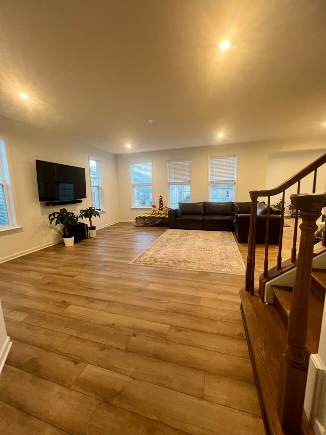 Building Photo - 230 Newbury St