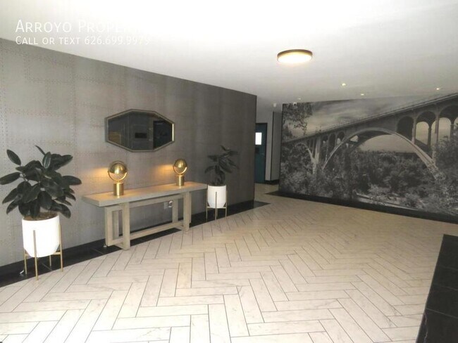 Building Photo - 330 S Mentor