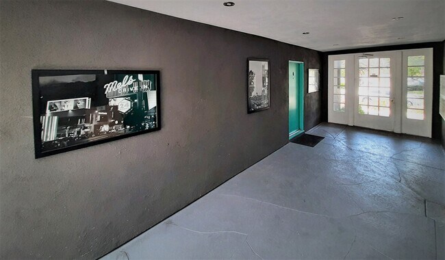 Foto del edificio - 14804 Dickens St