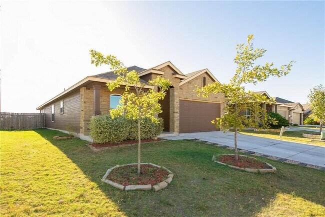 Foto del edificio - 2242 Falcon Way