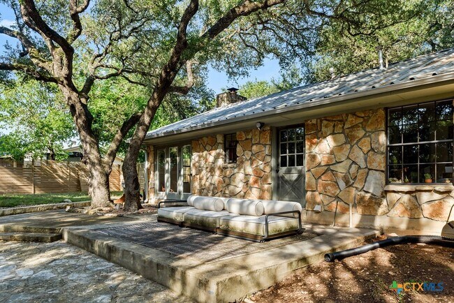 Foto del edificio - 202 Leveritts Loop