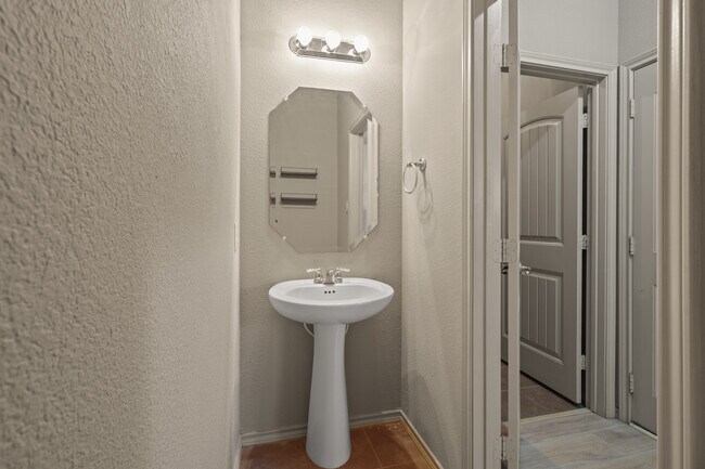 Foto del edificio - 1804 Capulin Rd