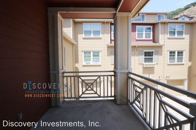 Building Photo - 3 br, 3.5 bath House - 6068 Old Quarry Loop