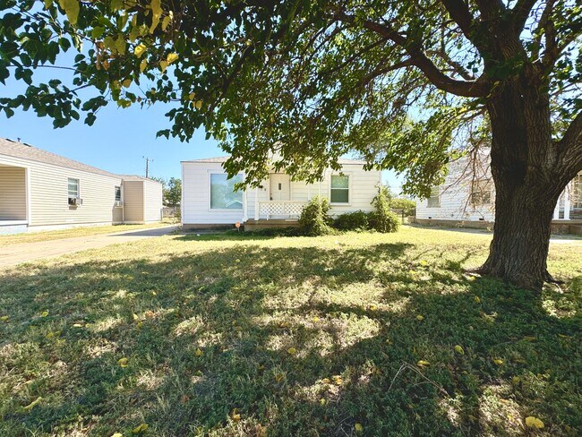 Building Photo - 1943 S Highland St