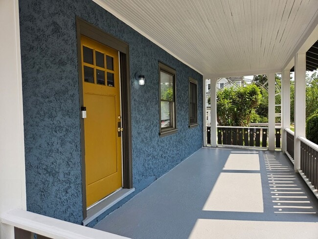 Photo - 849 E University Ave House