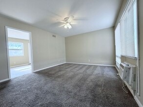 Building Photo - 2941 S Hydraulic Ave