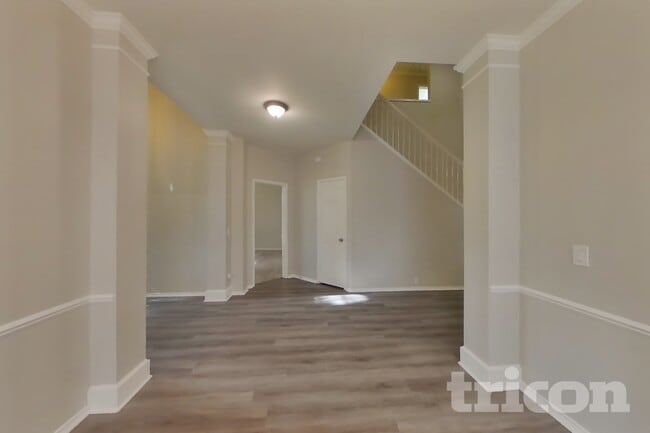 Building Photo - 11222 Raveneaux Dr