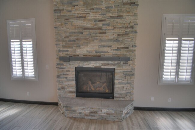 Building Photo - Meriposa Masterpiece