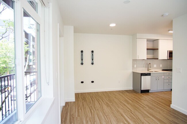 Foto del edificio - Modern 1-Bed w/Condo-Grade Finishes, Washe...