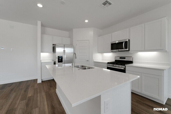 Foto del edificio - Charming 4BR House in Surprise