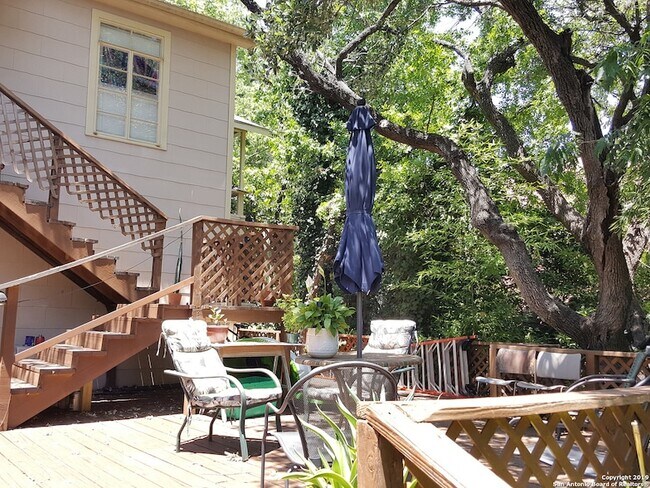 Foto del edificio - 230 E Mulberry Ave