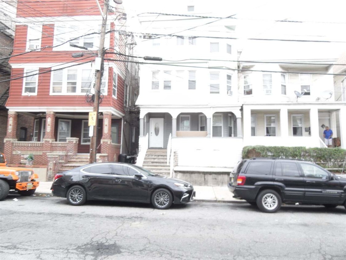 Primary Photo - 97 W 17th St