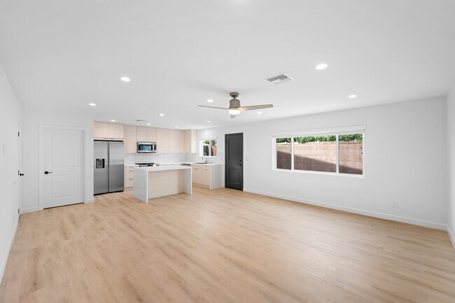 Foto del edificio - 11227 Haskell Ave