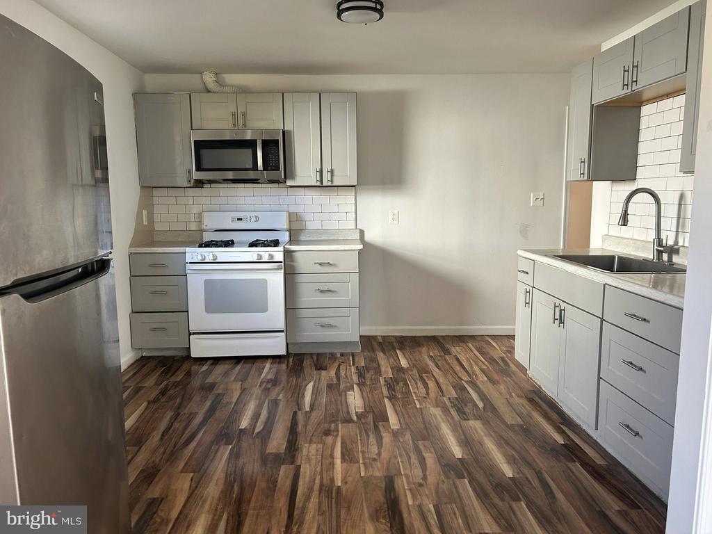 Foto principal - 9737 51st Ave