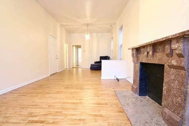 Building Photo - 719 S Loomis St