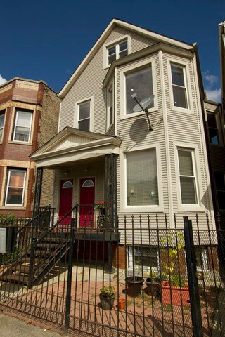 Building Photo - 3508 W Diversey Ave
