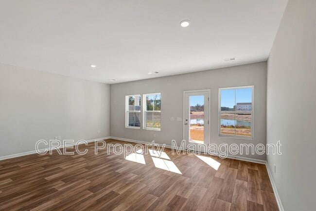 Foto del edificio - 790 Ridgley Dr