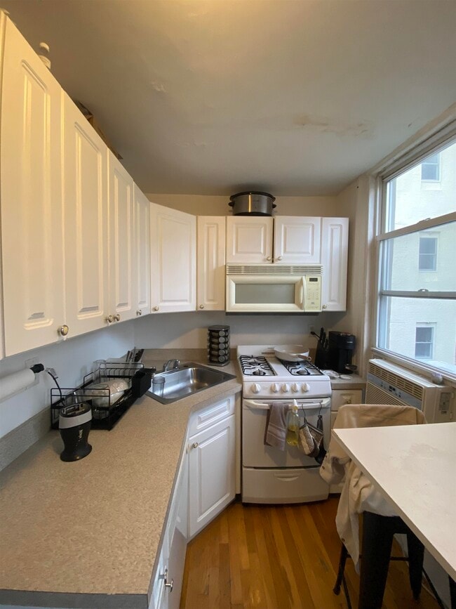 Building Photo - 409 Bloomfield St