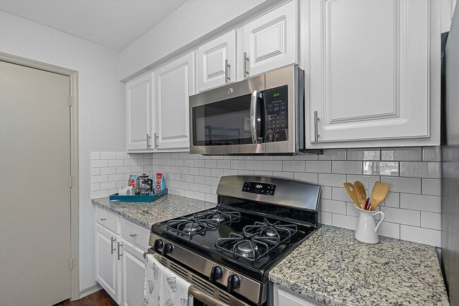 01-114-16 (TAdams@pacapts.com) - The Terraces at Lake Mary