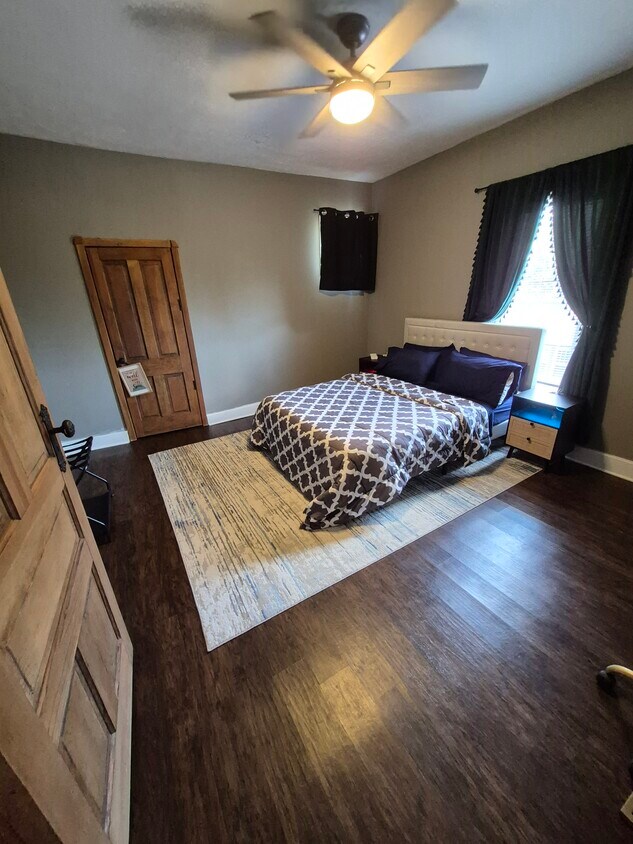 Foto principal - 615 N Meridian St