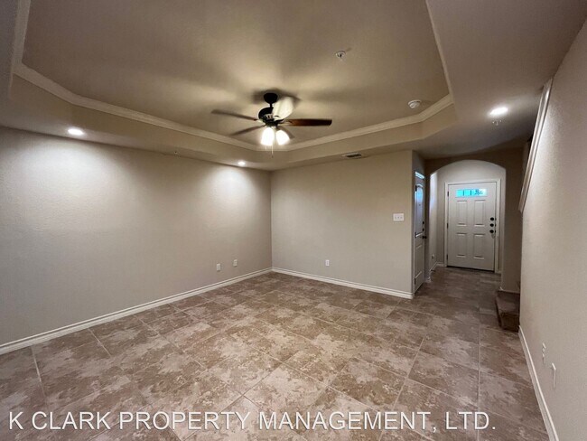 Foto del edificio - 3 br, 2.5 bath House - 6402 LUGLIO LANE #101