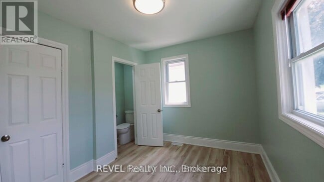 Building Photo - 5522 Glenholme Ave